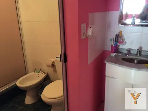 Casa 5 ambientes con 2 baños