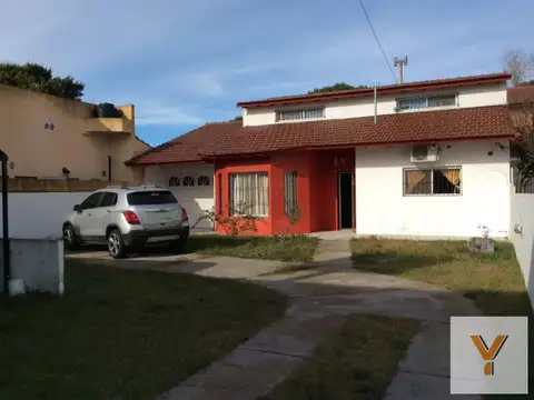 Casa en venta - 3 dormitorios 2 baños - Cochera - 400mts2 - Mar Del Tuyú
