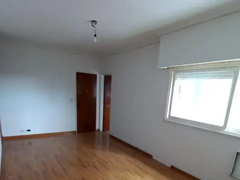 OPORTUNIDAD - VENTA - Depto 2 ambientes - Quilmes Centro