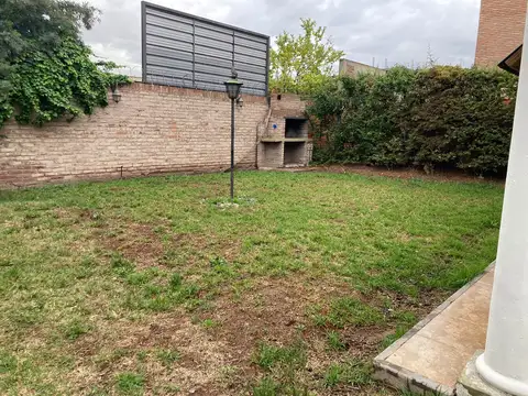 Casa en Alquiler de 3 dormitorios