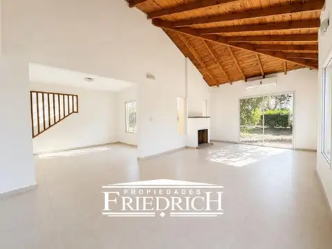 Casa 4 ambientes con 3 baños