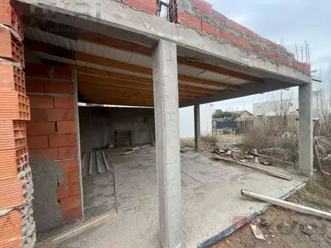 TERRENO CON AVANCE DE OBRA EN VENTA EN B° LAS LILAS PLOTTIER