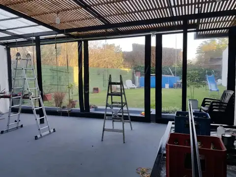 Casa en venta - 3 dormitorios 3 baños - 550mts2 - La Plata [FINANCIADA]