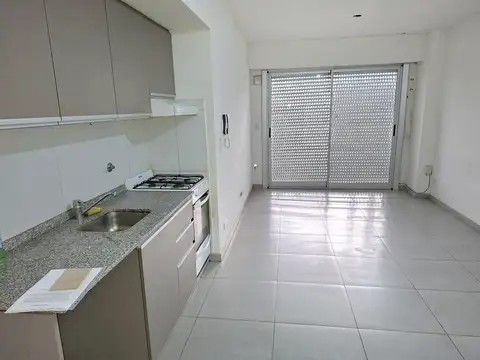 Larraya 100, Piso 1