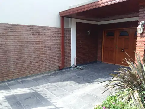 392 entre Sarratea y