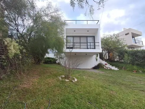 Las Lechuzas 100, Piso 0