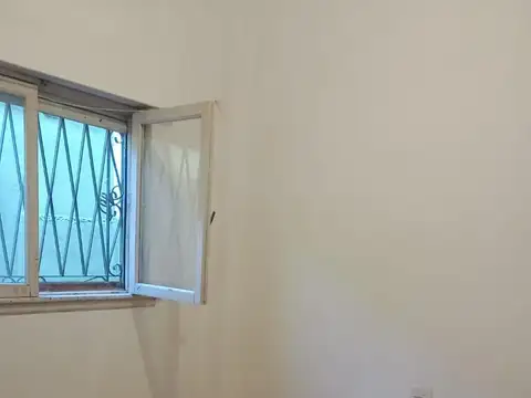 Casa en Alquiler en Villa Ballester, $ 900.000