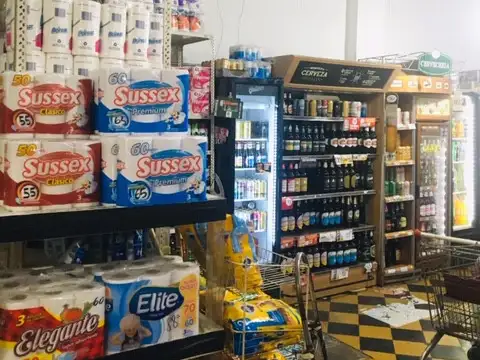 EXCELENTE AUTOSERVICIO EN ALMAGRO FUNCIONANDO