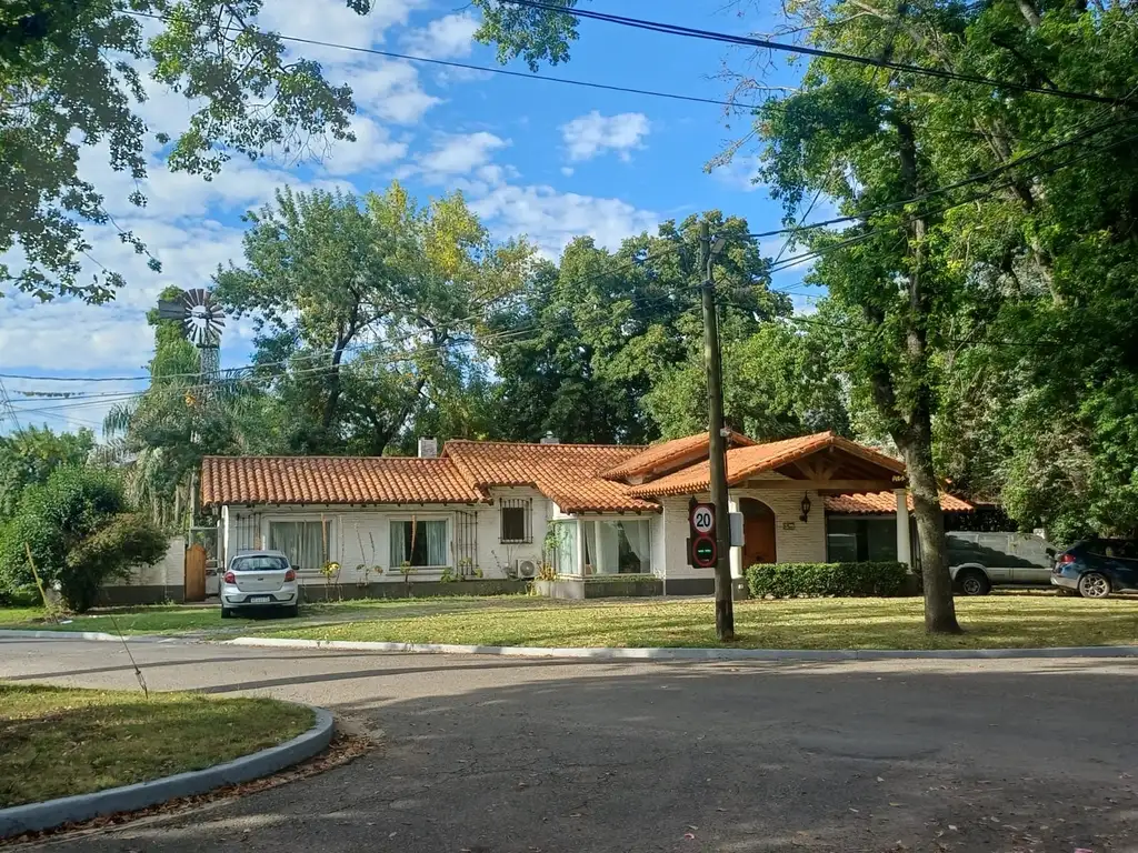 Av. de Los Robles Esquina Pillmaiquen