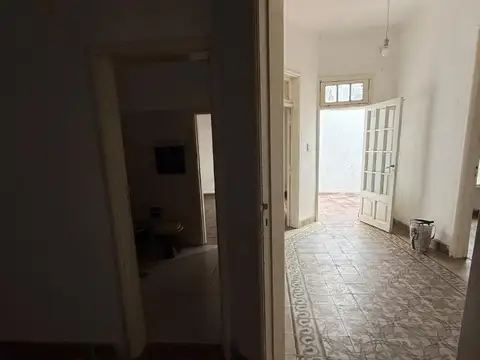 ALQUILER - CASA 2 DORMITORIOS - BARRIO SAN VICENTE