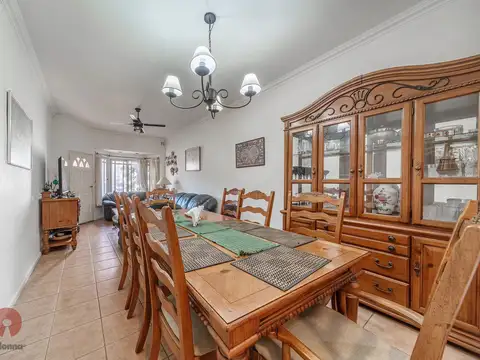 Depto Tipo Casa en Venta en Flores, USD 250.000