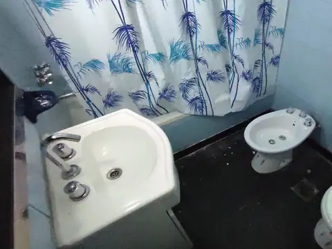 Depto Tipo Casa en Venta 80 años