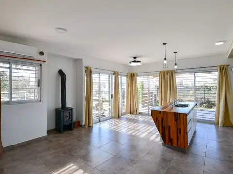 Calle 28 Bis entre 447 y 448 2800