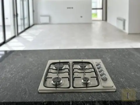VENTA Casa 4 Ambientes en HARAS DEL SUR III ACEPTA PERMUTA