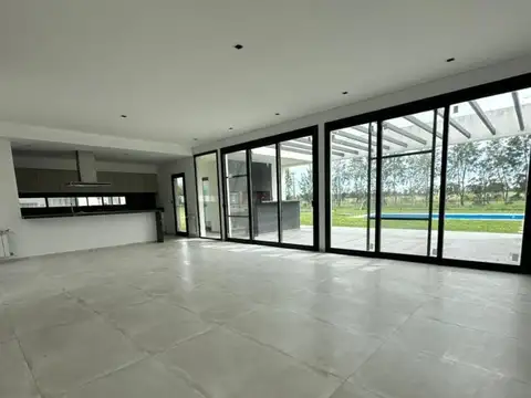 VENTA Casa 4 Ambientes en HARAS DEL SUR III ACEPTA PERMUTA