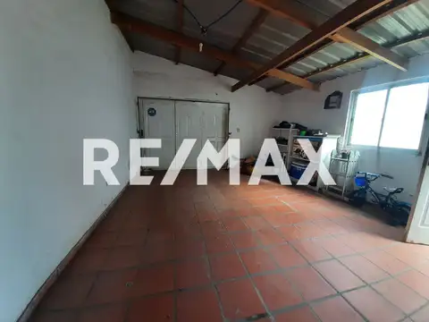 Lago Titicaca y 1° de Mayo 100