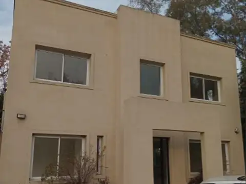 Casa en alquiler en Pilar
