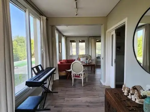 Casa 5 ambientes con 3 baños