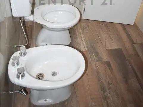 Italia 1100, Piso 0