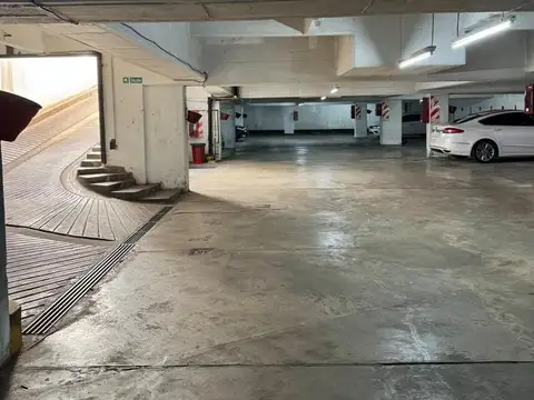 Cochera en Venta San Isidro