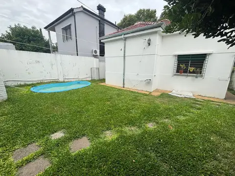 Chalet excelente ubicación, 3 dormitorios, jardín, quincho - Martinez