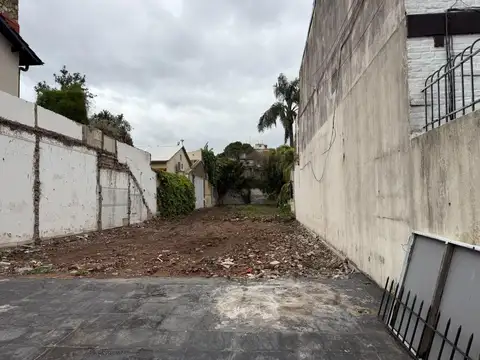 Terreno en Venta 8.66 x 50m con demolicion y proyecto