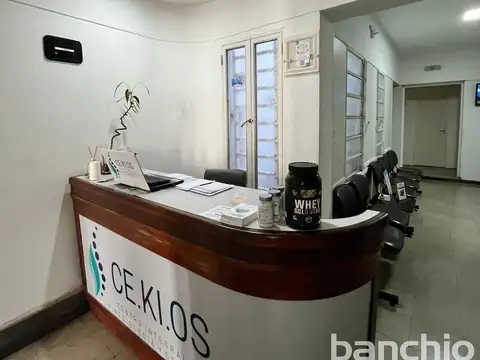 Casa 6 ambientes con 2 baños