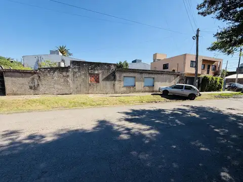 Paunero  al 4400, CASA A REFACCIONAR / TERRENO