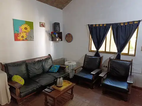 Casa 2 ambientes con 1 baño
