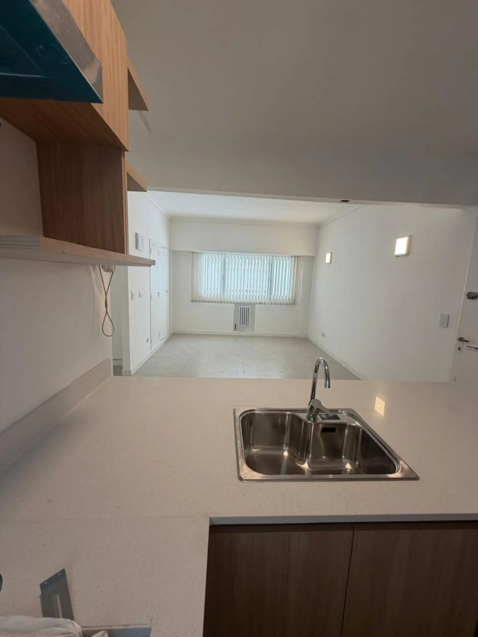 Venta de Departamento 3 Ambientes al lateral en Plaza Mitre