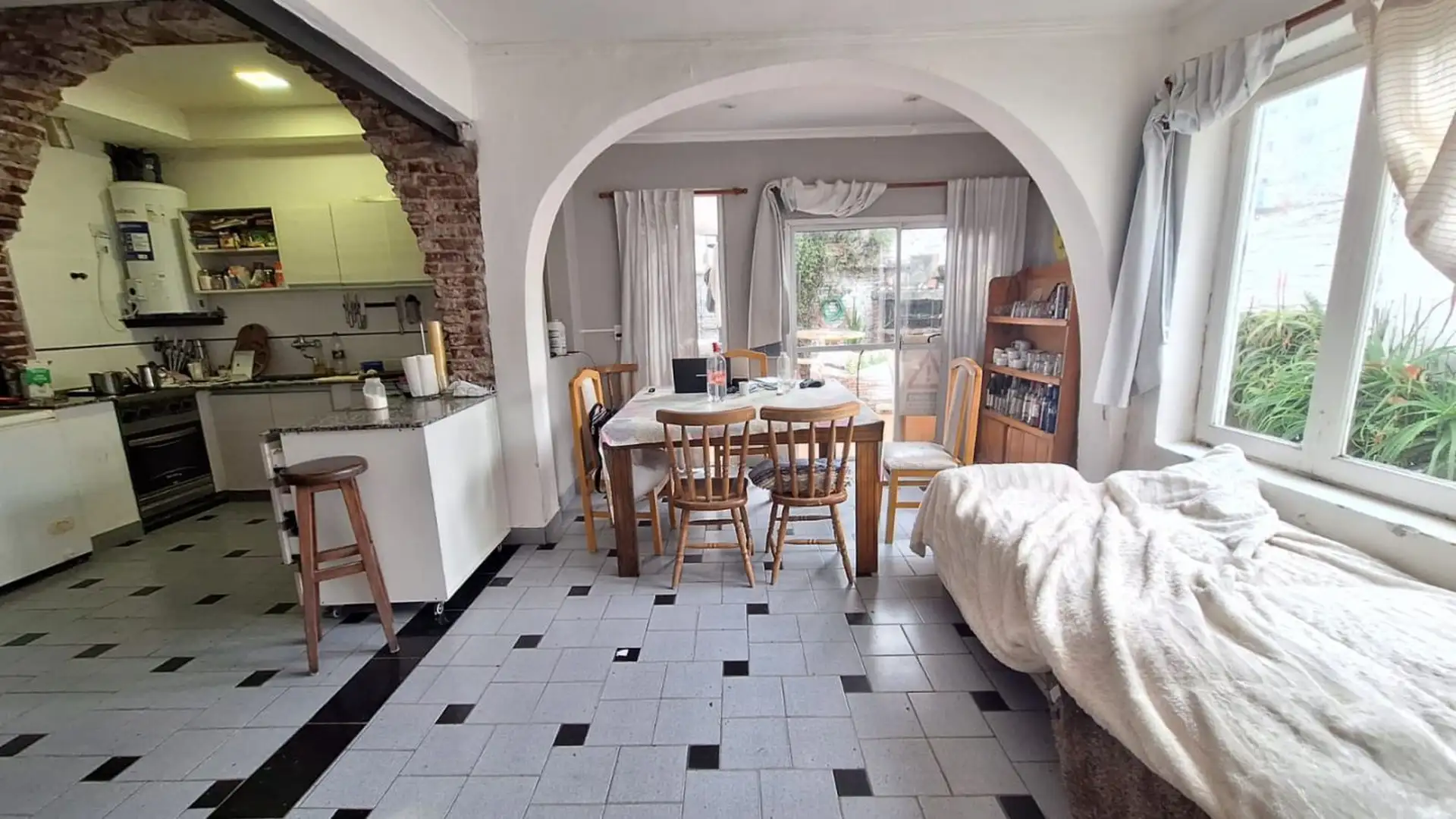 Casa 3 ambientes con garage en Plaza Mitre