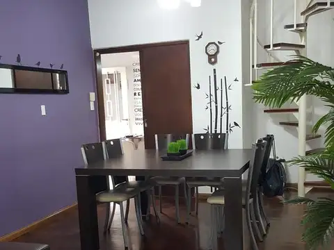 Casa 6 ambientes con 2 baños