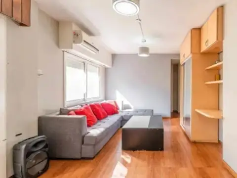 OPORTUNIDAD IMPECABLE MONOAMBIENTE C/PATIO, SE ESCUCHAN OFER