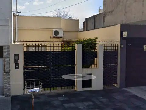 PH TIPO CASA - 2 1/2 AMB - ¡COCHERA, PATIO Y TERRAZA! - SIN EXPENSAS
