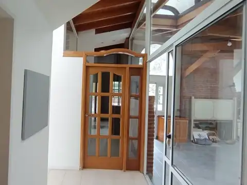 Casa en Venta con 3 cocheras