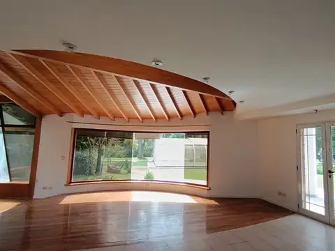 VENTA CASA 4 AMB C/ PILETA BARRIO CERRADO LELOIR