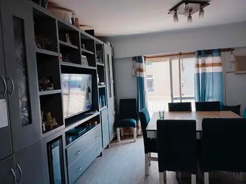 Aristóbulo del Valle 1200