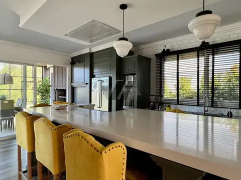 Espectacular residencia con piscina. Rumenco, Las Lomas.