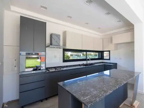 Casa en Venta en Roldan, USD 370.000