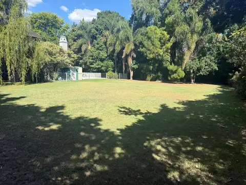 Solar del Bosque a metros de las áreas sociales!!