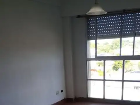 Venta departamento 3 ambientes en Miramar. Edificio Casineros.