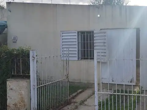 casa Olmos  42 y 197 lote 10 x 30 aprox. apto  banco