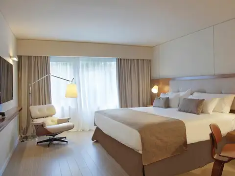 Dazzler Montevideo 200