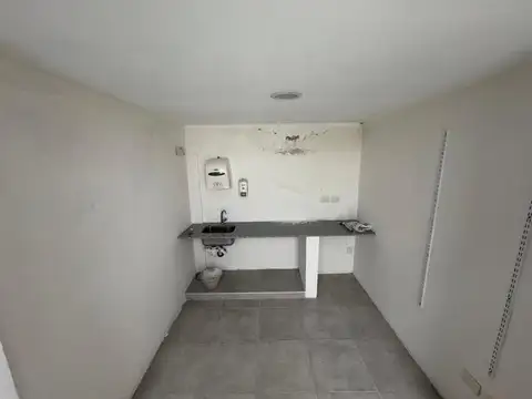 OFICINA-CONSULTORIO-DEPÓSITO EN VENTA