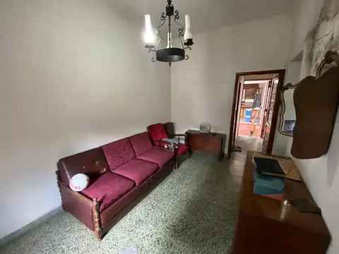 VENTA CASA 3 AMB AMPLIIO JARDIN COCH SEMICUB LANUS