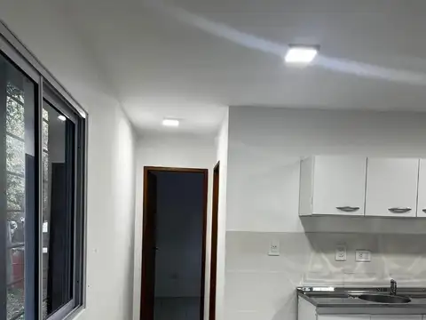 Casa en Alquiler con 2 cocheras