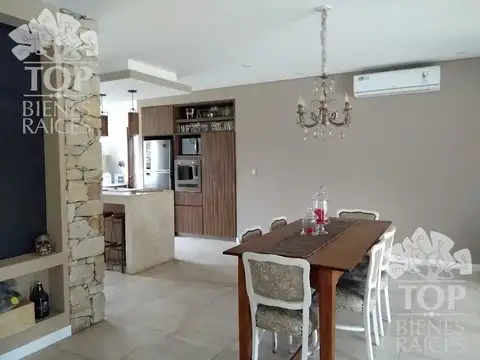 Casa 5 ambientes con 2 baños