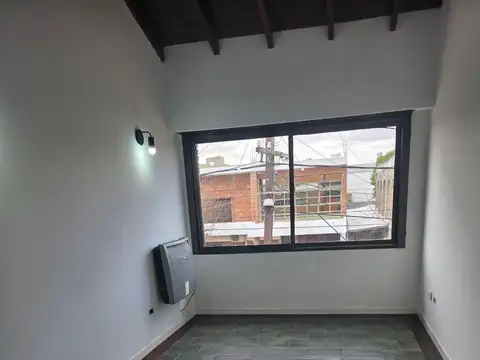 Depto Tipo Casa 4 ambientes con 2 baños