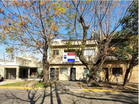 PH 4 AMBIENTES CON BALCÓN Y TERRAZA .