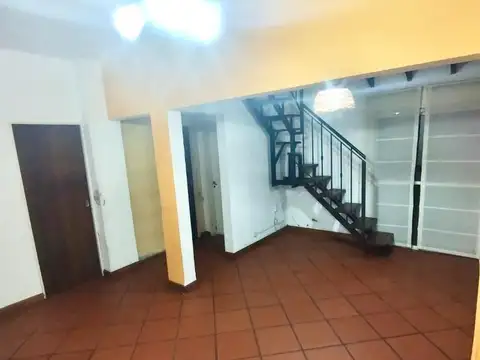 Casa en Ph con 2 dorm + escritorio, jardin y parrilla